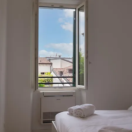 Palazzo Delle Guglie By Postcardsfrom 4* 베로나