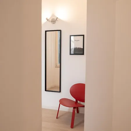 Palazzo Delle Guglie By Postcardsfrom 4* 베로나