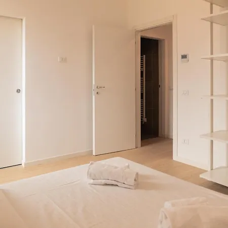 מלון דירות Palazzo Delle Guglie By Postcardsfrom