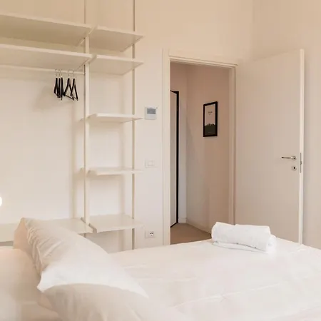 מלון דירות Palazzo Delle Guglie By Postcardsfrom