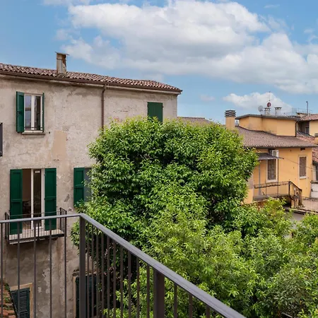 Apartmanhotel Palazzo Delle Guglie By Postcardsfrom *