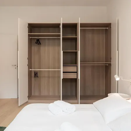 Palazzo Delle Guglie By Postcardsfrom מלון דירות ורונה