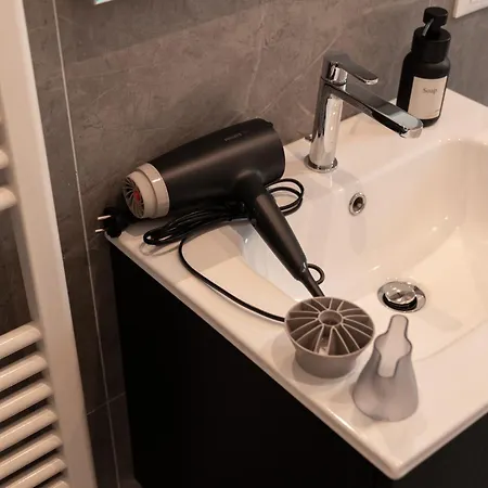 Palazzo Delle Guglie By Postcardsfrom מלון דירות