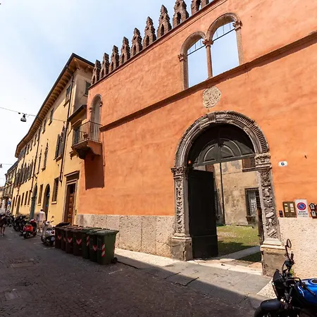 Palazzo Delle Guglie By Postcardsfrom מלון דירות 4*