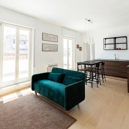 Palazzo Delle Guglie By Postcardsfrom Apartmanhotel Verona
