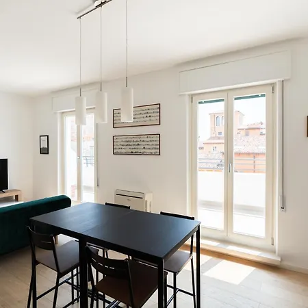 Apartmanhotel Palazzo Delle Guglie By Postcardsfrom *