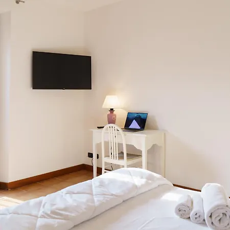 Palazzo Delle Guglie By Postcardsfrom Apartmanhotel Verona
