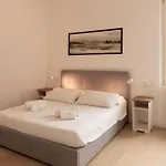Palazzo Delle Guglie By Postcardsfrom Aparthotel 4*