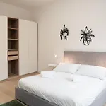 Palazzo Delle Guglie By Postcardsfrom Aparthotel 4*