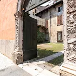Aparthotel Palazzo Delle Guglie By Postcardsfrom Verona