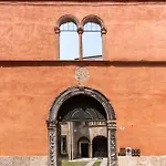 Palazzo Delle Guglie By Postcardsfrom 4* Verona