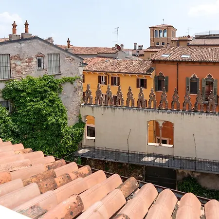 Palazzo Delle Guglie By Postcardsfrom ורונה