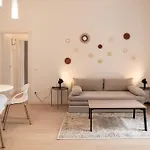 Palazzo Delle Guglie By Postcardsfrom 4* ורונה