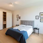מלון דירות Palazzo Delle Guglie By Postcardsfrom 4*
