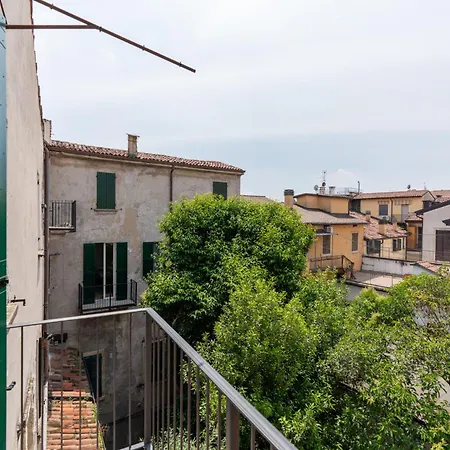 Palazzo Delle Guglie By Postcardsfrom Aparthotel