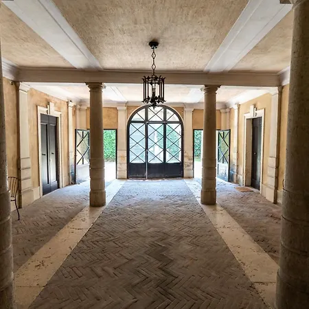 Aparthotel Palazzo Delle Guglie By Postcardsfrom Verona