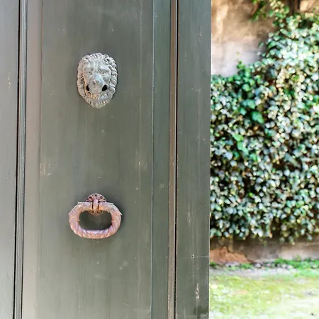 Palazzo Delle Guglie By Postcardsfrom Aparthotel *
