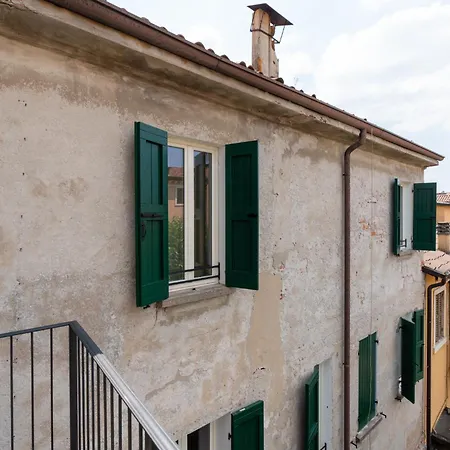 Palazzo Delle Guglie By Postcardsfrom Aparthotel *