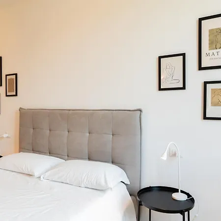 Aparthotel Palazzo Delle Guglie By Postcardsfrom Verona