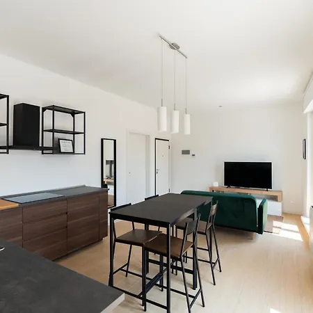 Aparthotel Palazzo Delle Guglie By Postcardsfrom 4*