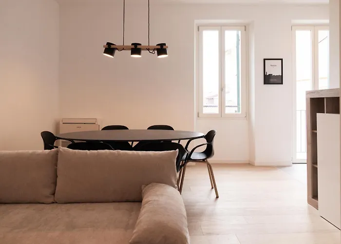 Palazzo Delle Guglie By Postcardsfrom Lejlighedshotel 4*