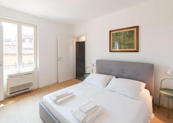 Palazzo Delle Guglie By Postcardsfrom Lejlighedshotel 4*